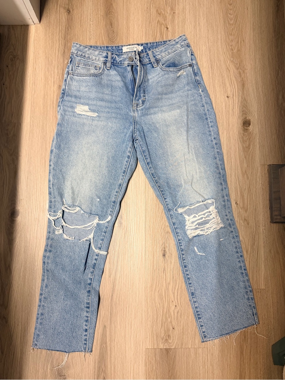 Hidden straight leg cropped jeans